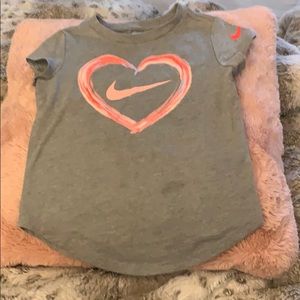 Nike shirt 💕